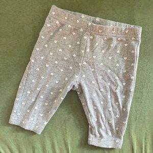 Like new grey white heart leggings 0-3m Carter’s